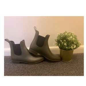 Matte-Green Rain Booties